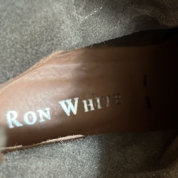 Ron‎ White “Braillee” Grey Suede Pointed Toe Booties Size 40 - Picture 13 of 15